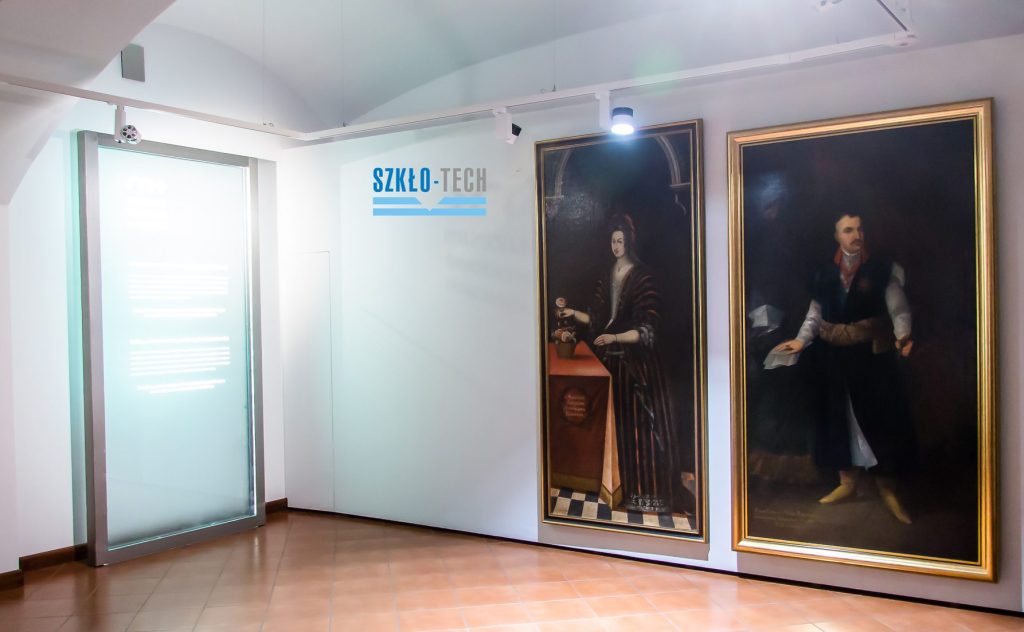 Muzeum galeria przeszklenie