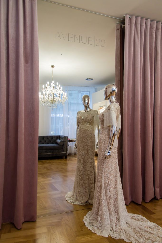 Lustro salon sukien zasłony